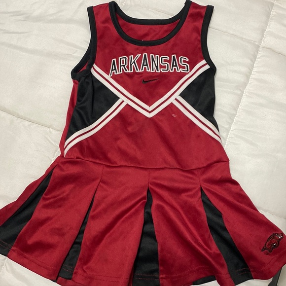 Nike Other - Arkansas Nike Cheer outfit. 4T.